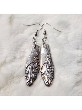 Oneida "Evening Star" silverplate spoon handle earrings